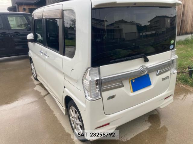 Daihatsu TANTO 2014-01 8865508-13