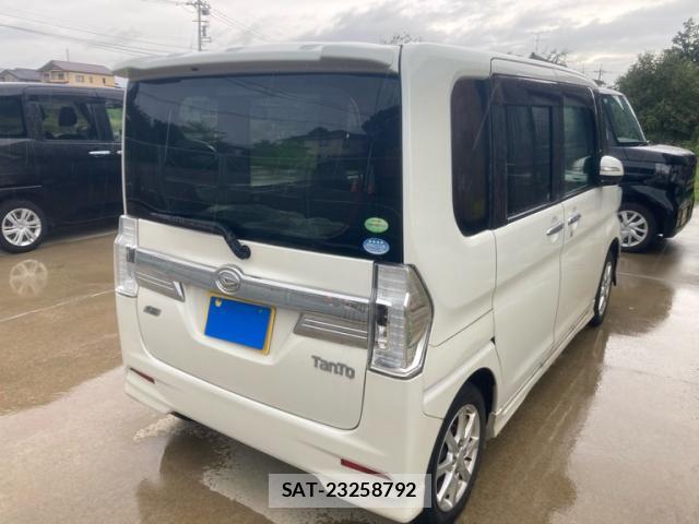 Daihatsu TANTO 2014-01 8865508-2