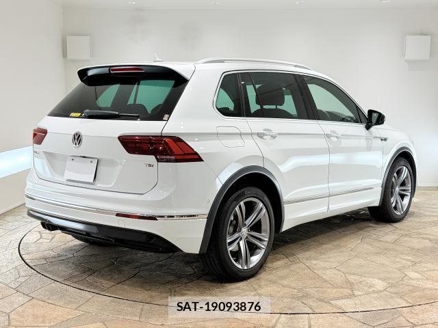 VolksWagen TIGUAN 2017-04 8865649-2