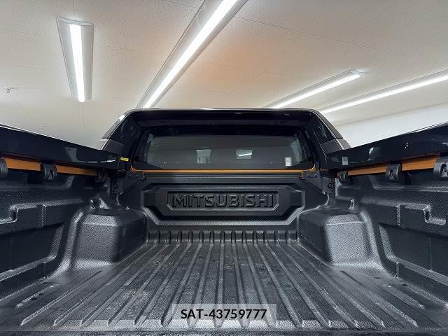 Mitsubishi TRITON 2024-09 8867380-12