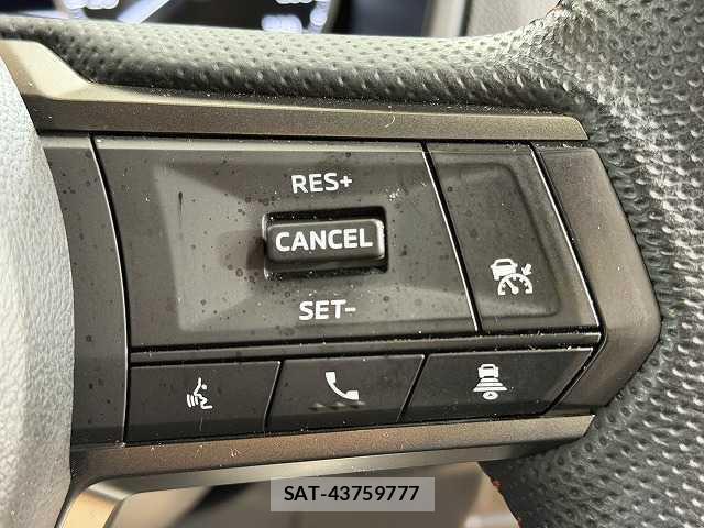 Mitsubishi TRITON 2024-09 8867380-4