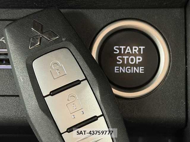 Mitsubishi TRITON 2024-09 8867380-8