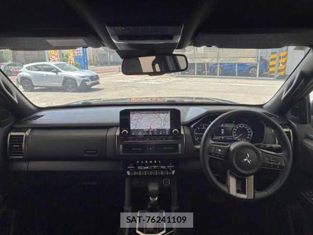 Mitsubishi TRITON 2024-08 8867392-1