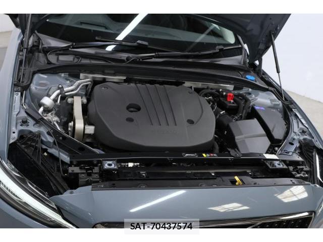 Volvo V60 2022-09 8865725-16