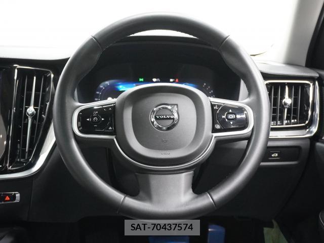 Volvo V60 2022-09 8865725-3