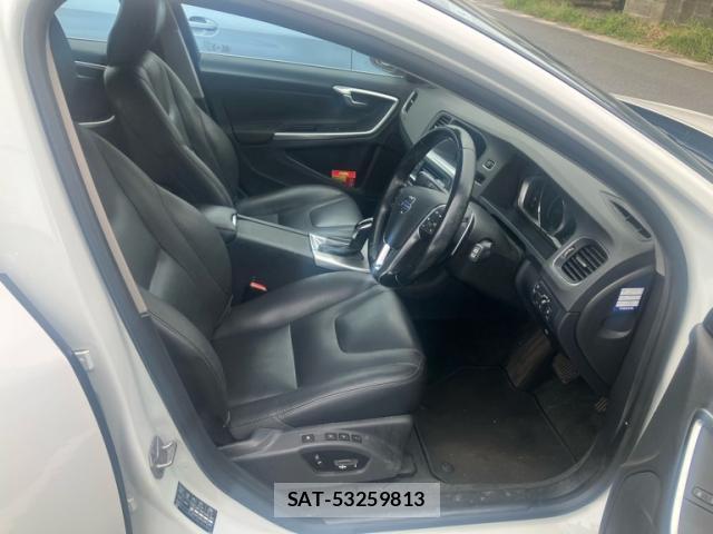 Volvo V60 2015-02 8867135-14