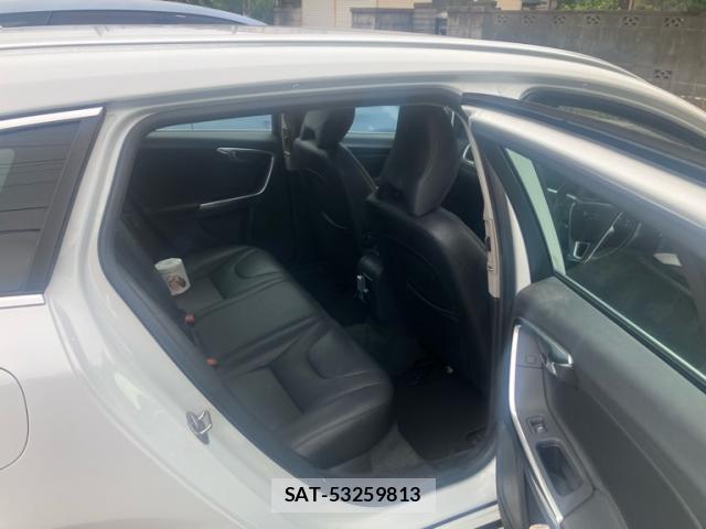 Volvo V60 2015-02 8867135-16