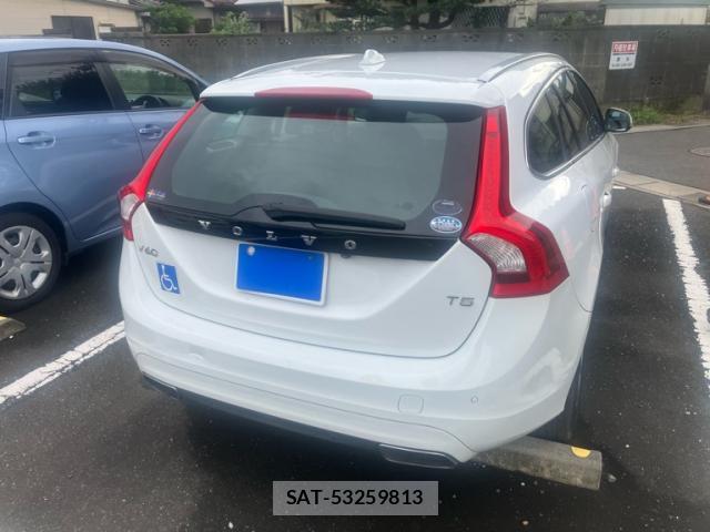 Volvo V60 2015-02 8867135-8