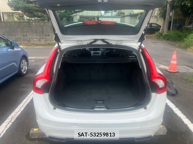 Volvo V60 2015-02 8867135-9