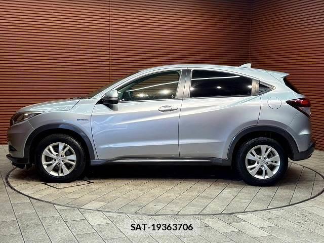 Honda VEZEL 2016-04 8866794-17