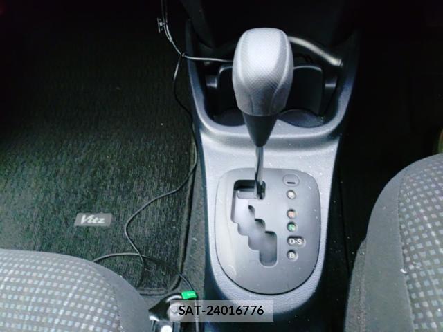 Toyota VITZ 2019-09 8865601-11