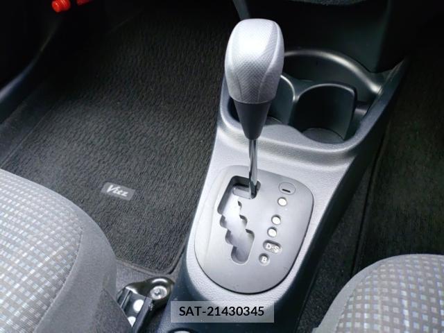 Toyota VITZ 2019-09 8865616-11