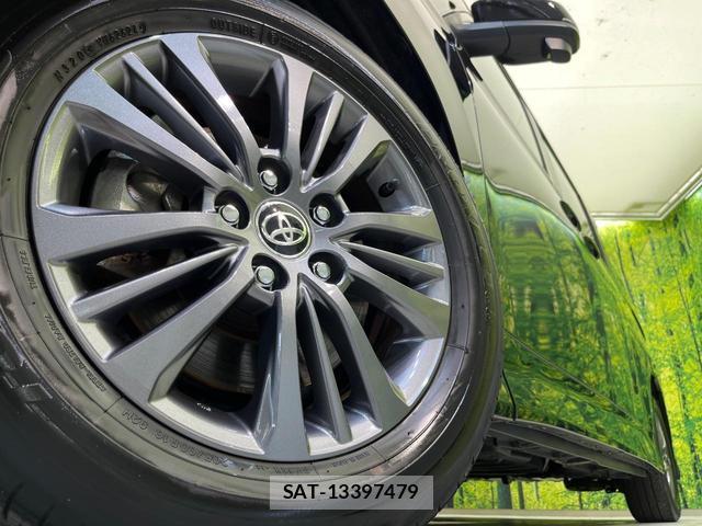 Toyota VOXY 2024-08 8865379-12