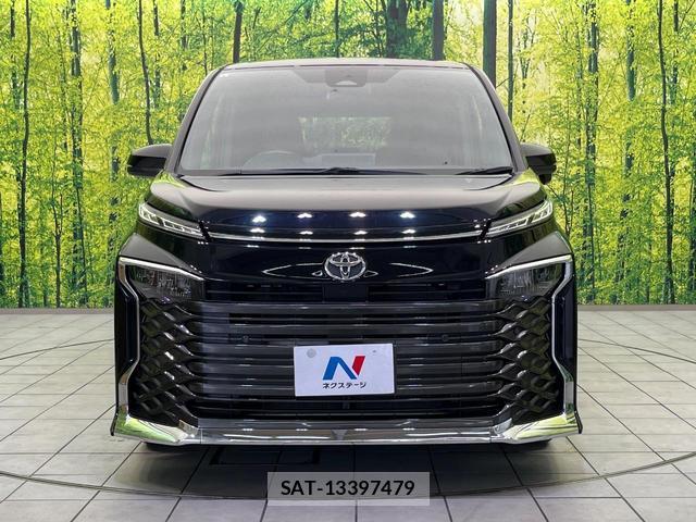 Toyota VOXY 2024-08 8865379-13