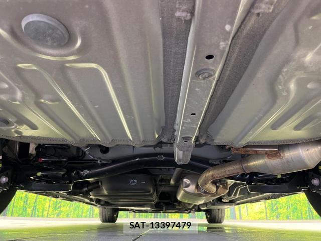 Toyota VOXY 2024-08 8865379-18