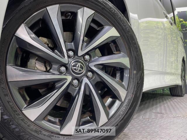Toyota VOXY 2025-09 8865572-12