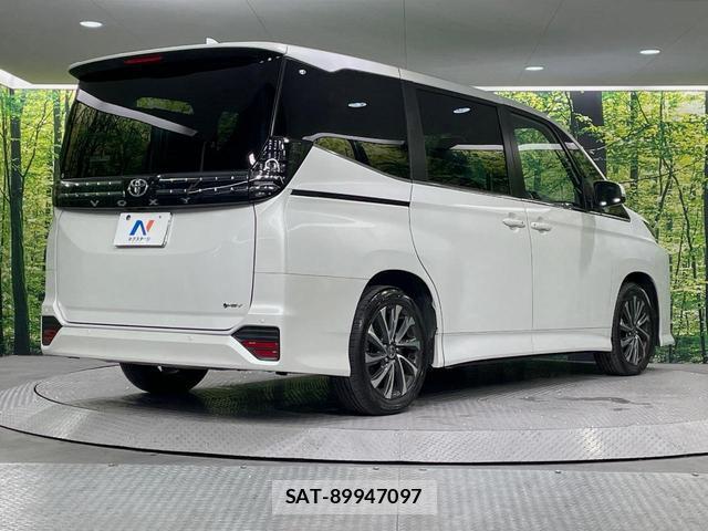 Toyota VOXY 2025-09 8865572-16