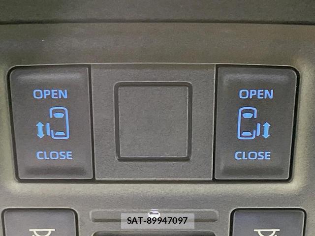 Toyota VOXY 2025-09 8865572-4