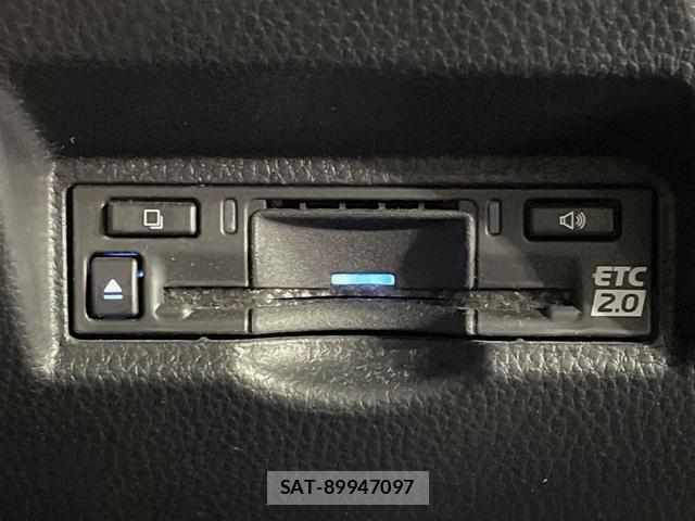 Toyota VOXY 2025-09 8865572-5