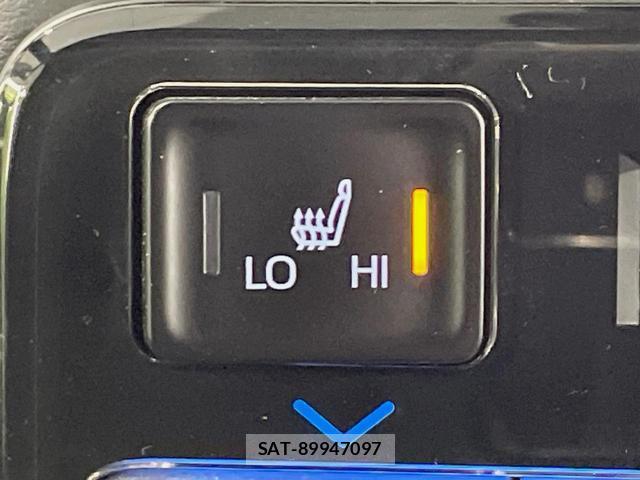 Toyota VOXY 2025-09 8865572-6