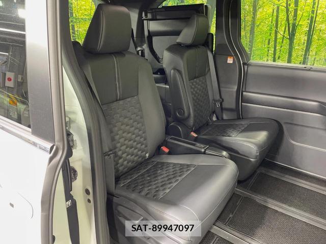 Toyota VOXY 2025-09 8865572-8