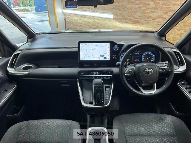 Toyota VOXY 2022-03 8865659-1
