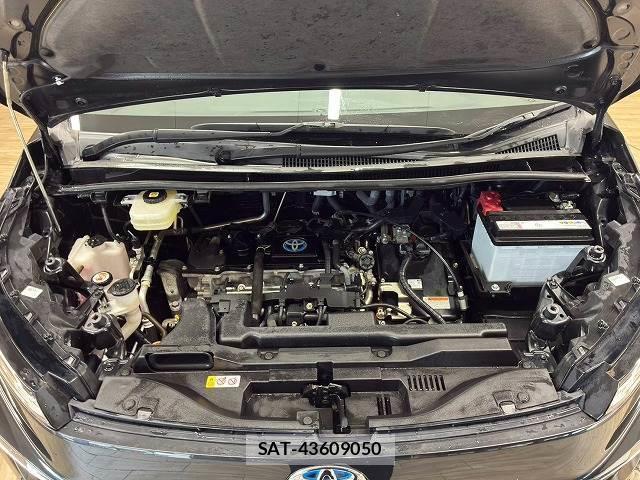 Toyota VOXY 2022-03 8865659-13