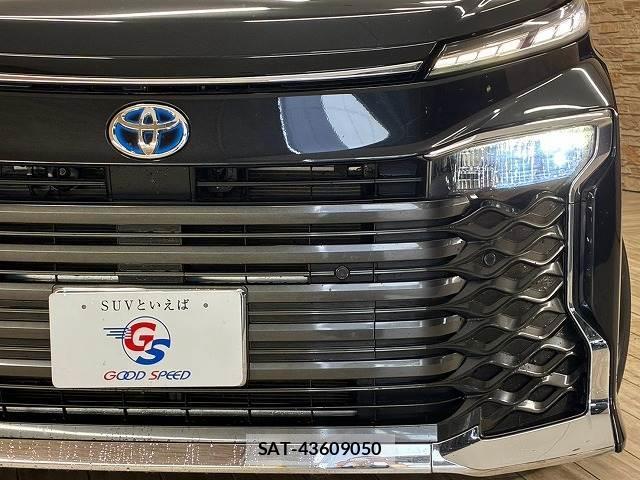 Toyota VOXY 2022-03 8865659-19