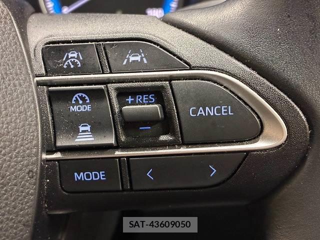 Toyota VOXY 2022-03 8865659-4