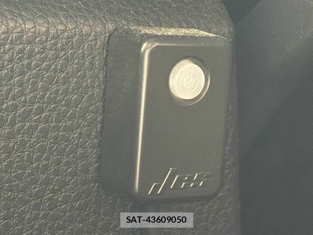 Toyota VOXY 2022-03 8865659-8