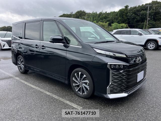 Toyota VOXY 2022-01 8865996-0