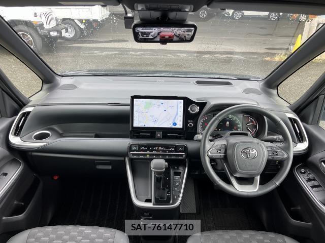 Toyota VOXY 2022-01 8865996-2