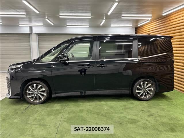 Toyota VOXY 2025-04 8866072-16