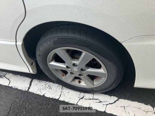 Toyota VOXY 2015-03 8866104-12