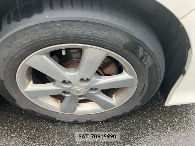 Toyota VOXY 2015-03 8866104-2