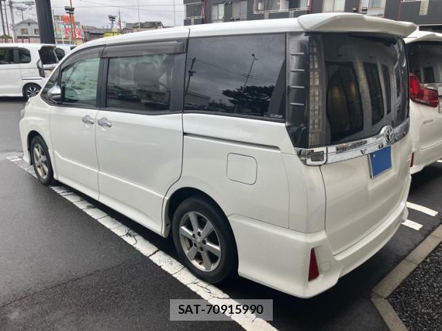 Toyota VOXY 2015-03 8866104-4