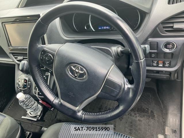 Toyota VOXY 2015-03 8866104-6