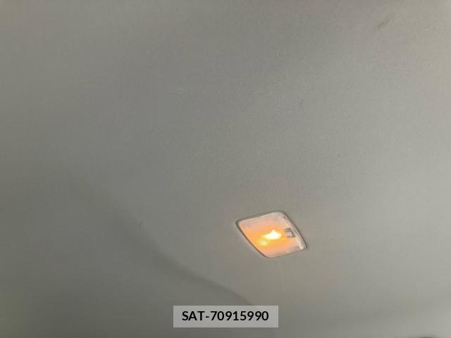 Toyota VOXY 2015-03 8866104-7