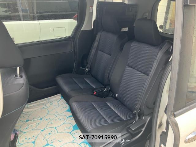 Toyota VOXY 2015-03 8866104-9