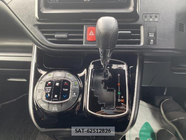 Toyota VOXY 2019-07 8866121-11