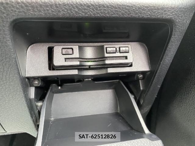 Toyota VOXY 2019-07 8866121-14