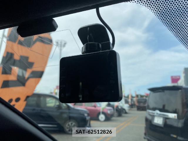 Toyota VOXY 2019-07 8866121-17