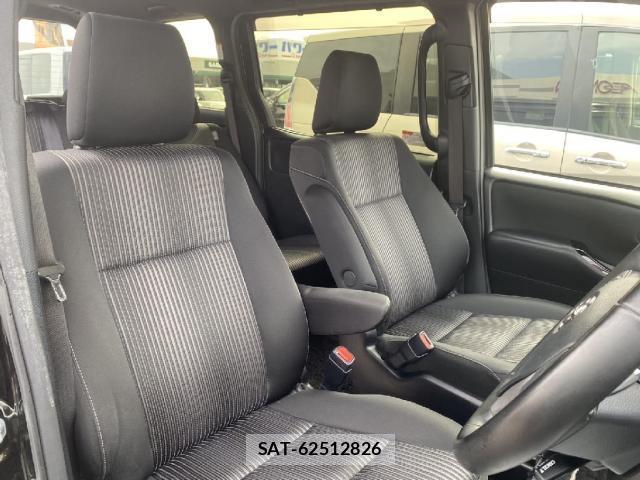Toyota VOXY 2019-07 8866121-3