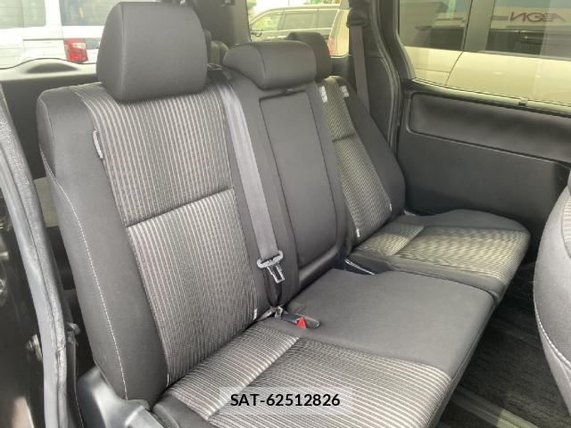 Toyota VOXY 2019-07 8866121-5