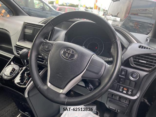 Toyota VOXY 2019-07 8866121-7