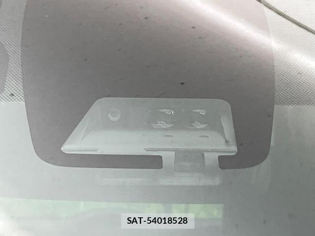 Toyota VOXY 2019-01 8866367-3