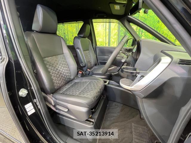 Toyota VOXY 2024-04 8866492-9