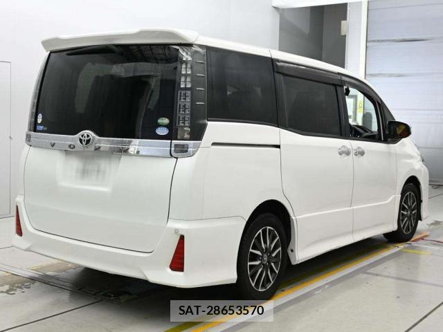 Toyota VOXY 2015-03 8866668-11