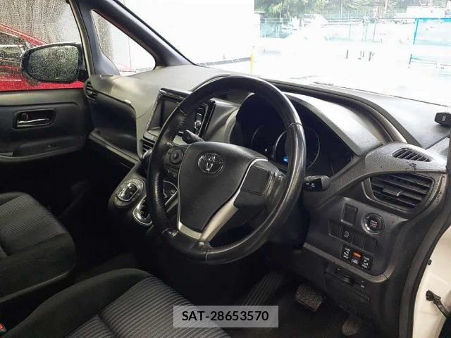 Toyota VOXY 2015-03 8866668-2
