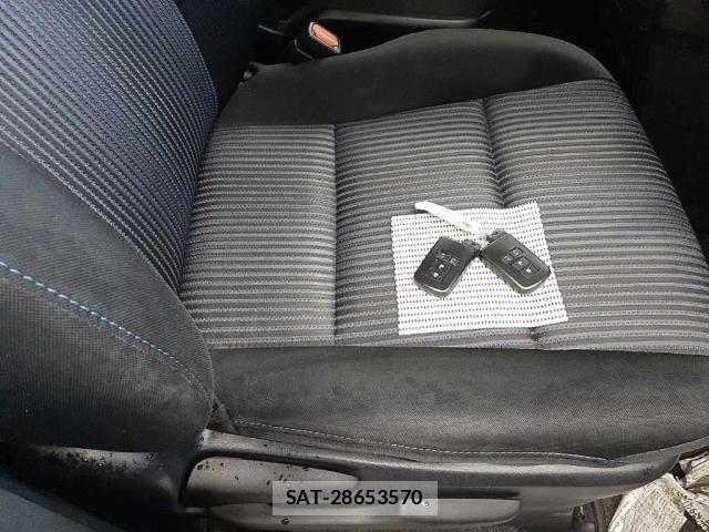 Toyota VOXY 2015-03 8866668-6